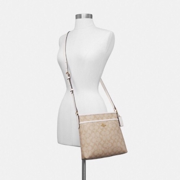 ❌SOLD❌ NWT Coach Signature PVC File Crossbody Bag - Picture 2 of 8